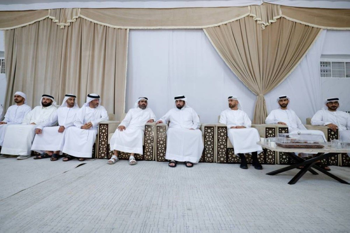 أحمد بن محمد يقدم واجب العزاء في وفاة علي السيد السادة