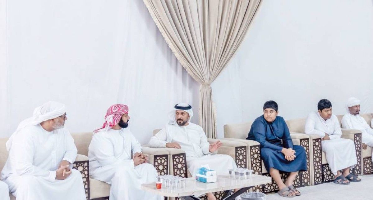 عبدالعزيز بن حميد يعزي في وفاة سالم جمعة الزعابي