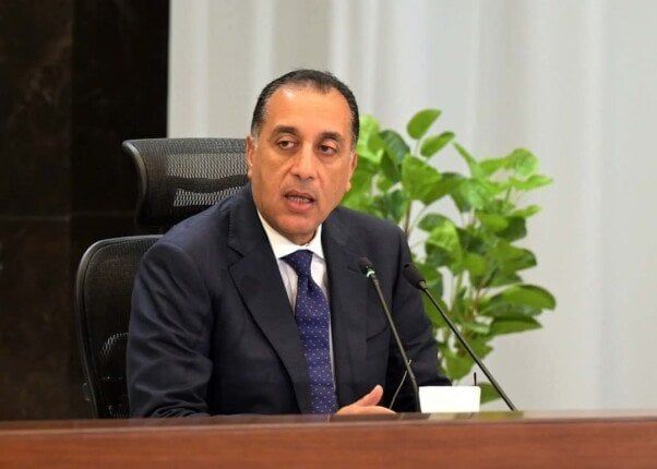 بتكلفة مليار جنيه.. مدبولي يفتتح محطة الصب الجاف «أقماح» في بورسعيد