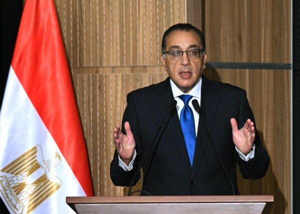 رئيس الوزراء يتفقد مشروعي رووتس وسكاي للموانيء