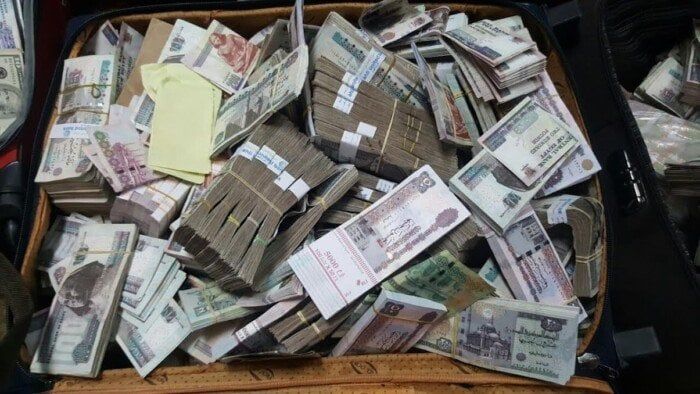 بحوزتهم 60 مليون جنيه.. القبض على 6 عناصر إجرامية بتهمة غسيل أموال