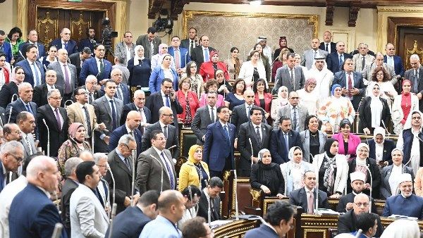 العربي للعدل والمساواة خلفا لـ رقية الهلالي.. ميرفت عبدالنعيم تؤدي اليمين الدستورية عضوا بمجلس النواب