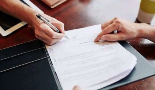 عقود الإيجار القديم معرضة للبطلان.. برلماني يفجر مفاجأة