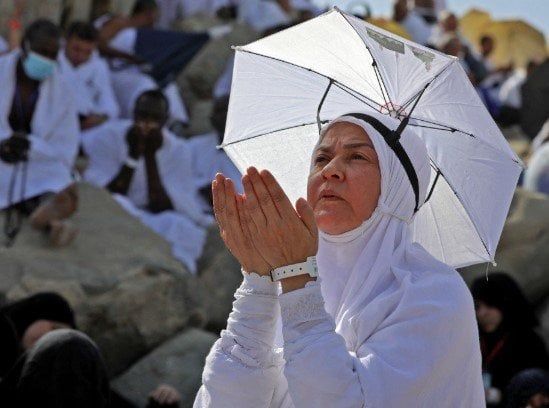 هل المرأة الحائض تعفى من الحج؟ «فيديو»