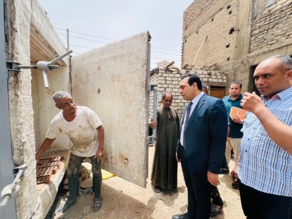 جولة ميدانية لنائب محافظ قنا بنقادة لمتابعة الخدمات والتقنين