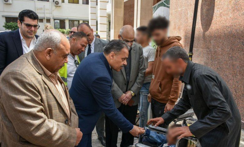 العربي للعدل والمساواة تسليم كراسي متحركة وأجهزة تعويضية لذوي الإعاقة بالشرقية| صور