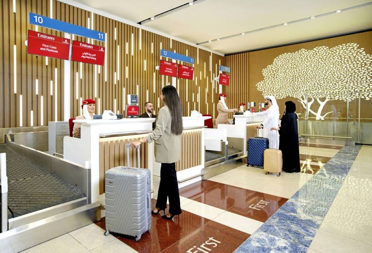 طيران الإمارات تناول 2.8 مليون حقيبة شهرياً إلى 140 وجهة