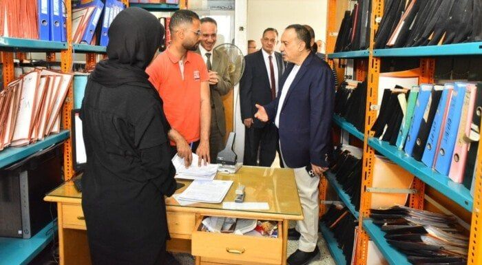 محافظ أسيوط يتفقد مركز خدمات المستثمرين لمتابعة جودة الخدمات وتعزيز المناخ الاستثماري بالمحافظة