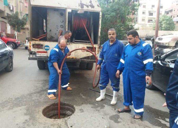 رئيس مياه القناة: حملة مكثفة لأعمال تطهير وصيانة بيارات المحطات وشبكات الصرف الصحي