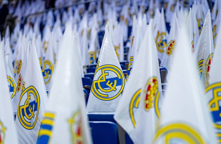 عار.. جماهير ريال مدريد تنفجر بعد رباعية برشلونة (صورة)