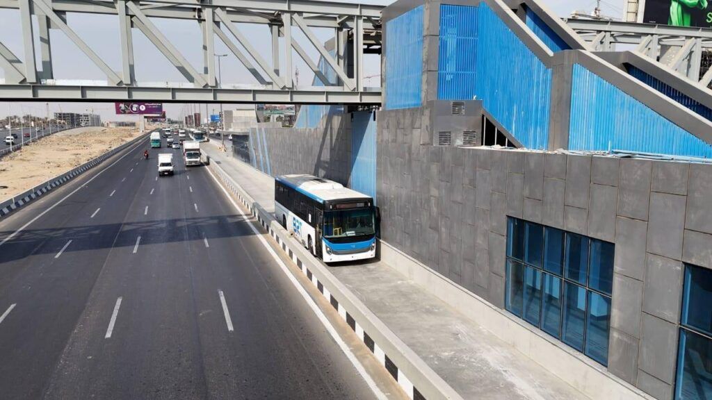 الأتوبيس الترددي على الطريق الدائري
