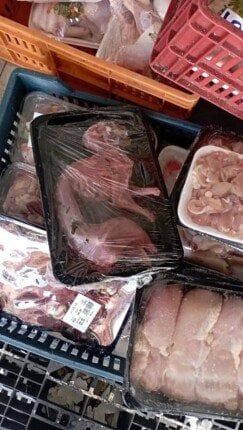 حملة مكثفة بالعبور تضبط مواد غذائية فاسدة ومخالفات تموينية وبيئية