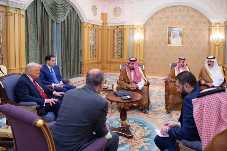 ترامب: يجب الإفراج عن كل الرهائن بغزة والعمل من أجل إحلال السلام