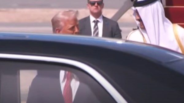العربي للعدل والمساواة ترامب يصل إلى الدوحة ضمن الجولة الخليجية الأمريكية