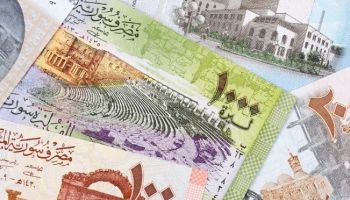 بعد رفع العقوبات بالتنسيق مع السعودية.. ارتفاع سعر الليرة السورية أمام الدولار