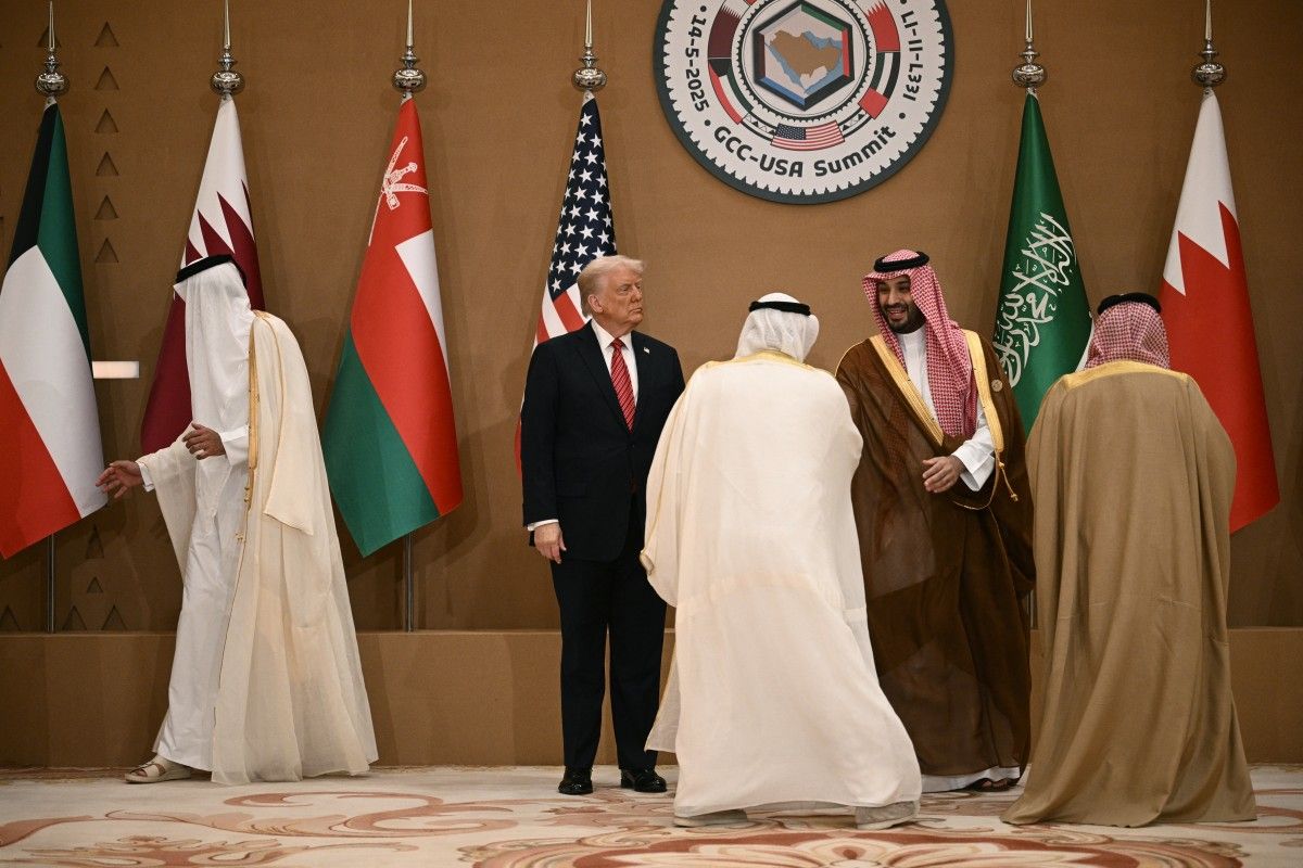 الصورة التذكارية للقادة العرب (أ ف ب).