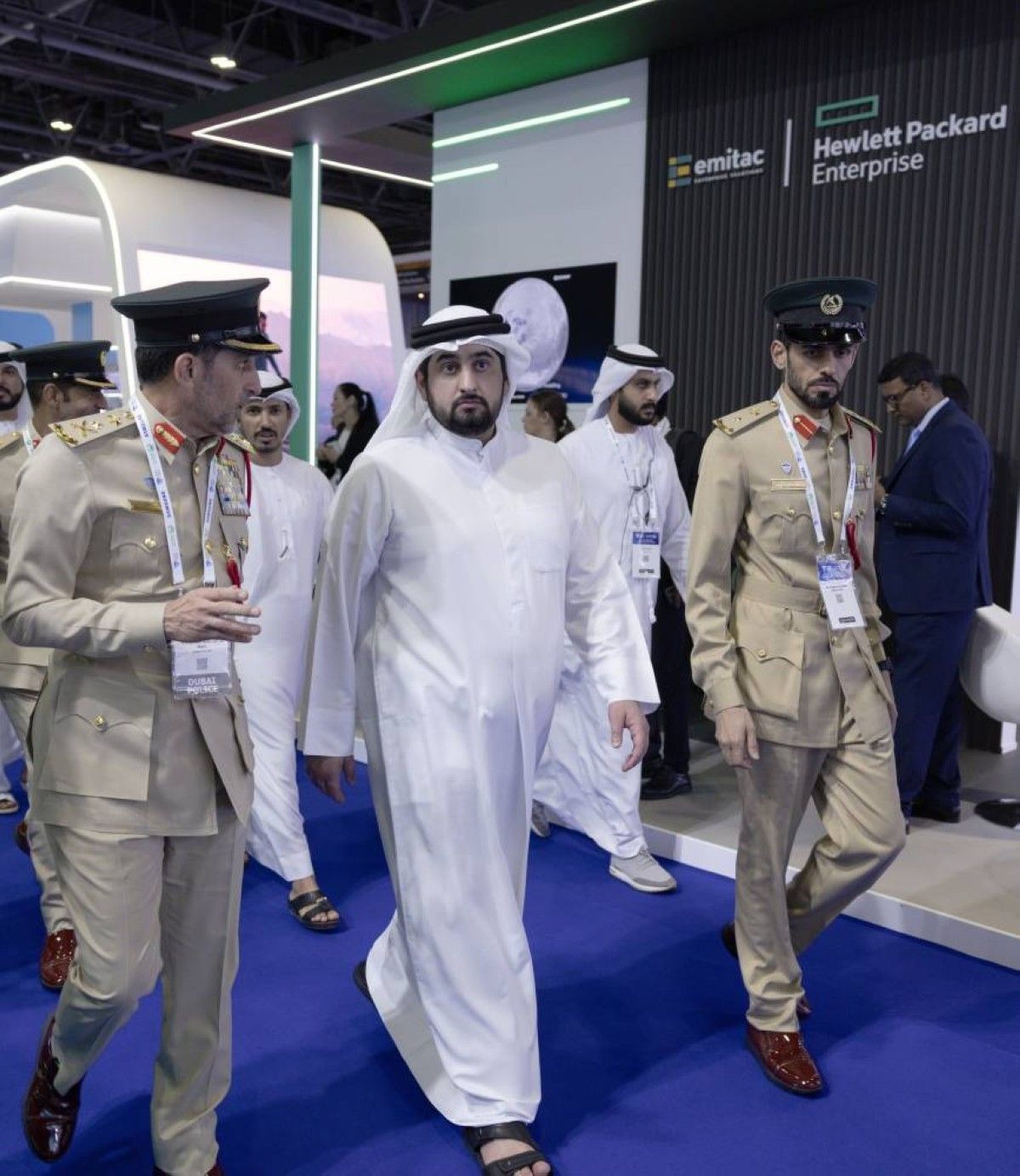 أحمد بن محمد: شرطة دبي نموذج رائد على المستوى العالمي