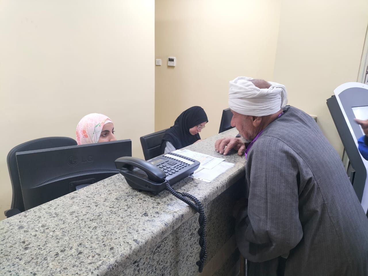 8f73af7eed.jpg