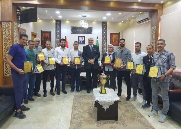 مدير التعليم بالقليوبية يكرم فريق كرة القدم لفوزه ببطولة الدوري العام
