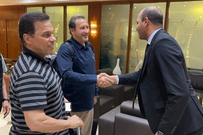 الفوج الأول من الرياضيين المصريين يعود إلى القاهرة قادما من ليبيا