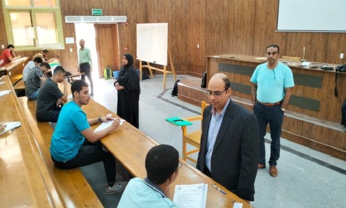 «أهلية جنوب الوادي».. انطلاق ماراثون امتحانات الطب والجراحة والحقوق