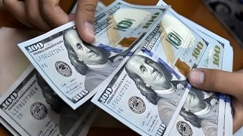 أسعار العملات.. الدولار يتراجع مع بطء نمو مبيعات التجزئة