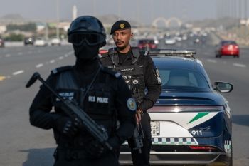 مكة المكرمة.. ضبط 3 مقيمين لنشرهم إعلانات حملات حج وهمية