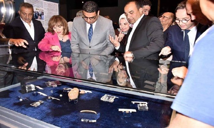 افتتاح معرض المجوهرات الذهبية بمتحف الفن المصري القديم بالأقصر