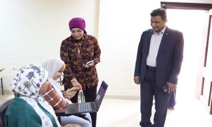 جولة تفقدية لرئيس جامعة الأقصر لمتابعة سير امتحانات الفصل الدراسي الثاني بكلية الألسن