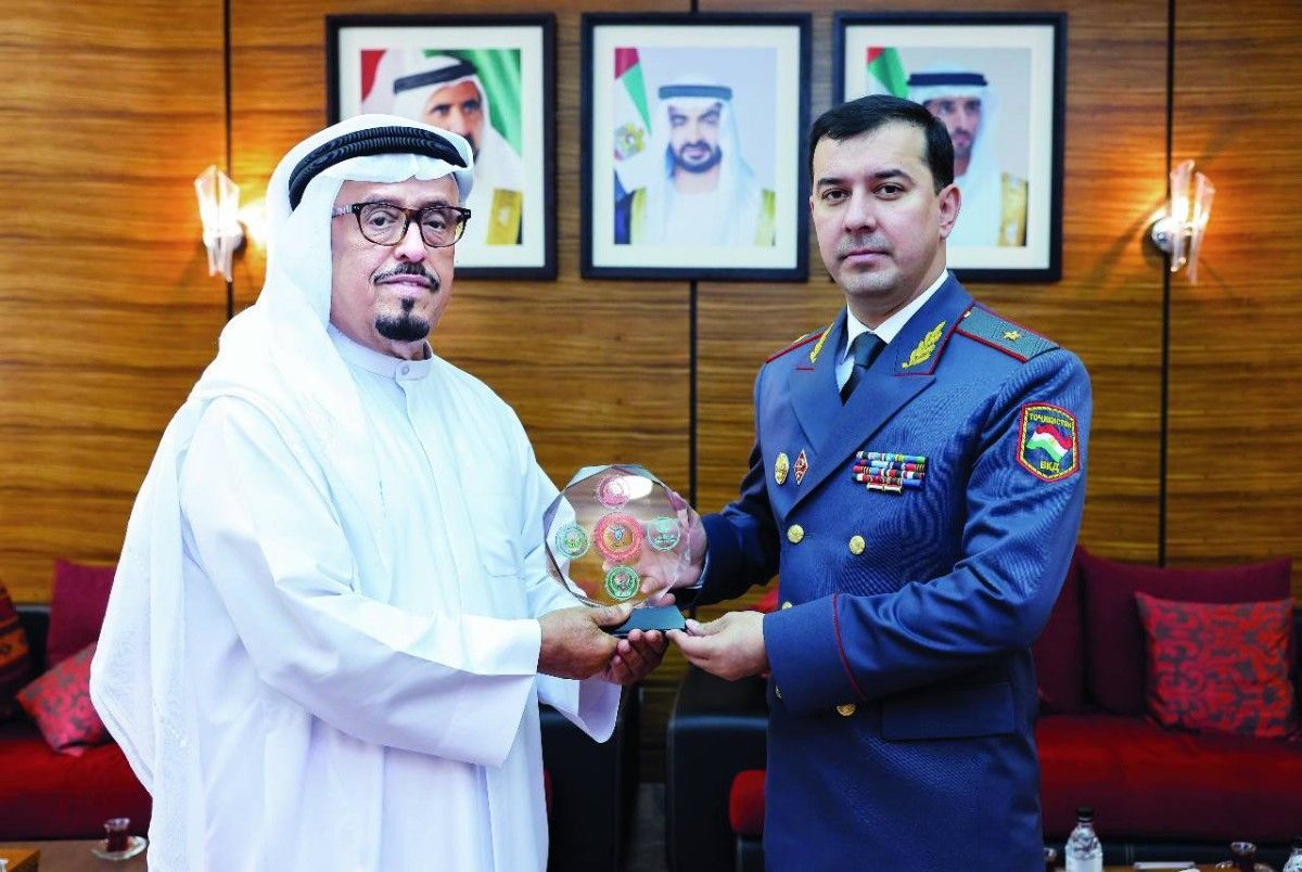 ضاحي خلفان يبحث التعاون مع رئيس الأمن العام في طاجيكستان