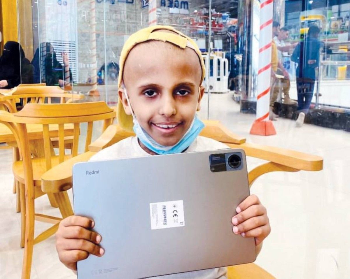«تحقيق أمنية» تسعد 5 أطفال بمستشفى الصداقة في عدن