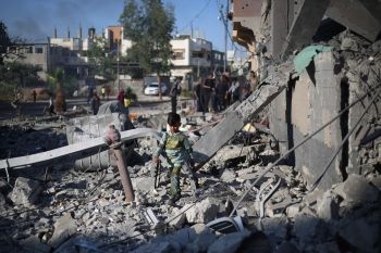 استشهاد 19 فلسطينيًا في قصف الاحتلال شمال وجنوب قطاع غزة