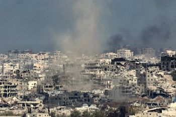 تطورات العدوان.. استشهاد 7 فلسطينيين في قصف سوق بمدينة غزة