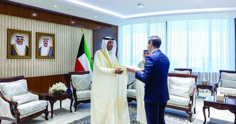 اليحيا يتسلم نسخة من أوراق سفيري بولندا وبنين