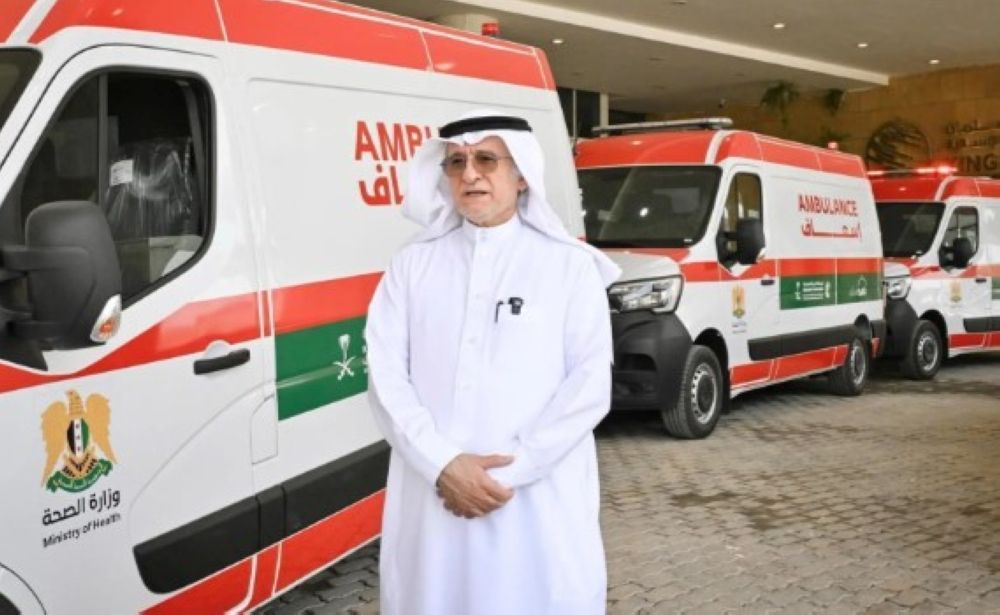 10 سيارات إسعاف..