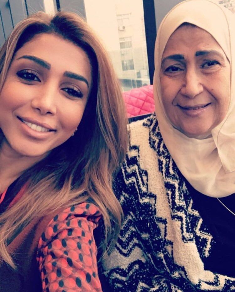 اروى ووالدتها اروى ووالدتها