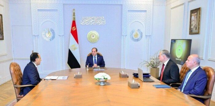 الرئيس السيسي يوجه بمحاسبة المتسببين فى أزمة «البنزين المغشوش»