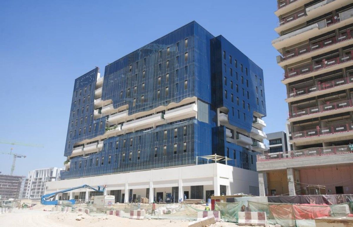 «عزيزي» تُعلن عن إنجاز 94% من مشروع «أزور» في دبي