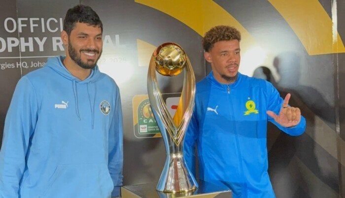 بيراميدز يلتقط صور تذكارية مع كأس دوري أبطال إفريقيا الجديدة
