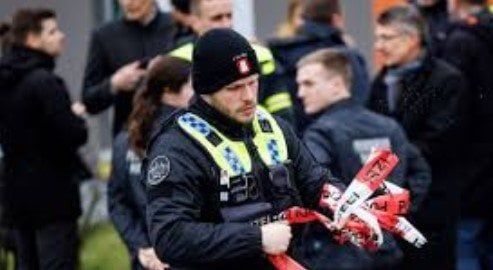 إصابة 12 شخصا في هجوم بسكين بمحطة قطارات هامبورج الألمانية.. واعتقال المشتبه به