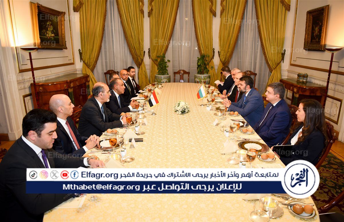 وزير الخارجية يبحث مع نظيره البلغاري العلاقات الثنائية