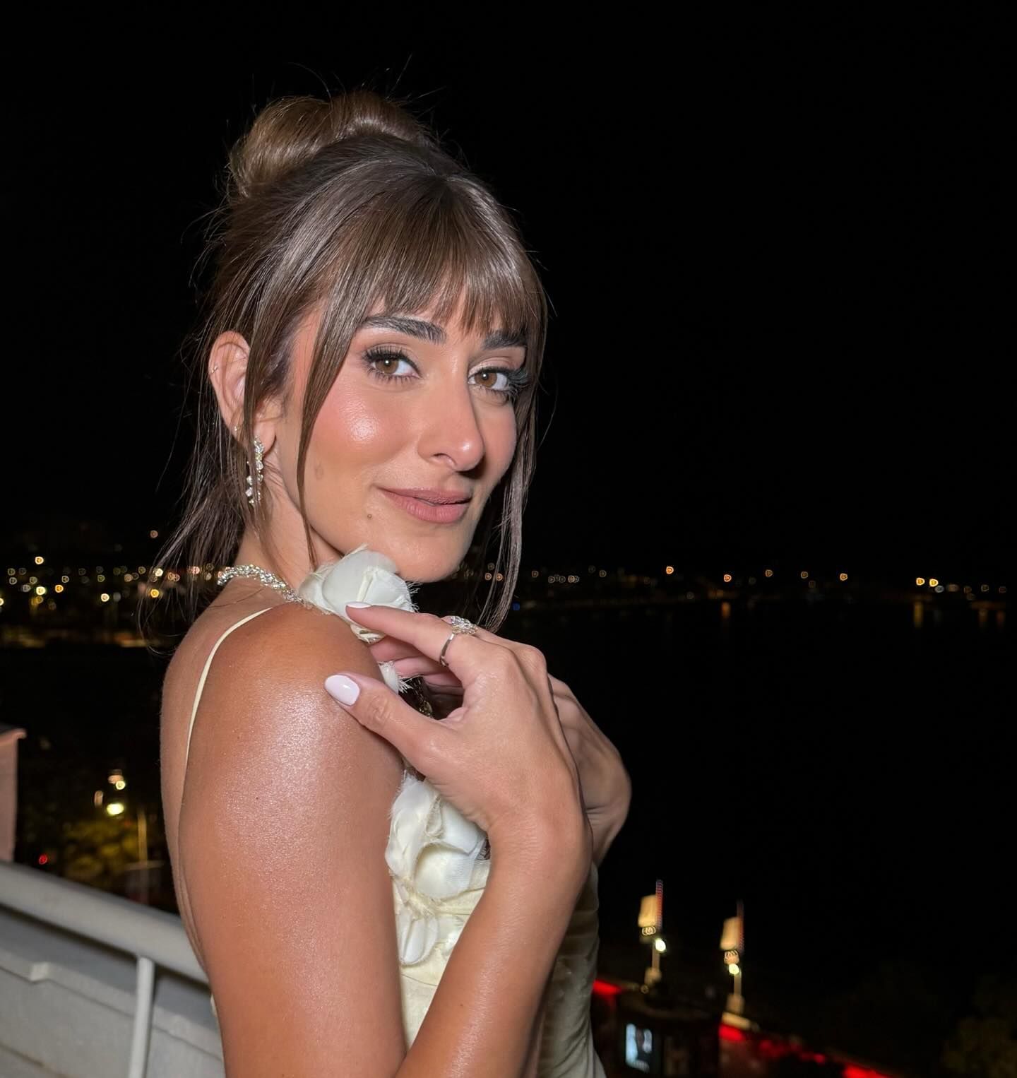 النجمة امينة خليل النجمة امينة خليل