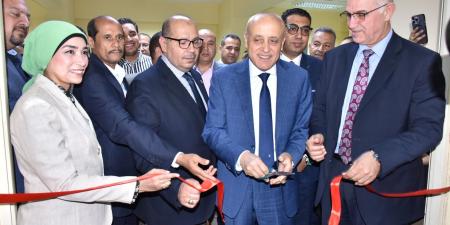 محافظ الأقصر يفتتح حمام السباحة الأوليمبى  - تكنو بلس