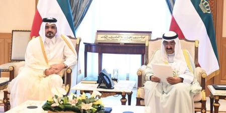 سمو الأمير يتسلم رسالة خطية من أمير قطر - تكنو بلس