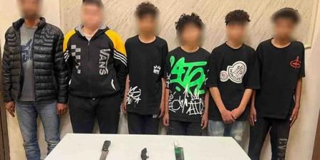 رقص على الطريق وأسلحة بيضاء .. تفاصيل فيديو اثار الجدل بالقليوبية - تكنو بلس