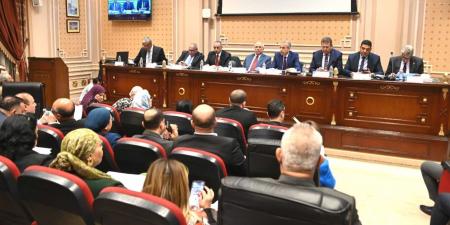 نرفع له القبعة .. اسكان النواب تشيد بجهود وزير الشؤون النيابية في مناقشات الايجار القديم..والنواب يردون بالتصفيق - تكنو بلس
