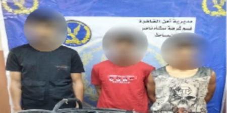 ضبط 3 أشخاص سرقوا كابلات كهربائية خاصة بإنارة الطريق العام في القاهرة - تكنو بلس