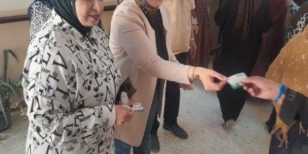 محافظ أسيوط يطلق مبادرة لتوزيع بونات مواد غذائية لمستحقي الدعم - تكنو بلس