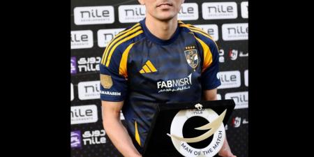 أشرف بن شرقي يحصل على جائزة أفضل لاعب في مباراة الأهلي وسيراميكا كليوباترا بالدوري المصري الممتاز - تكنو بلس
