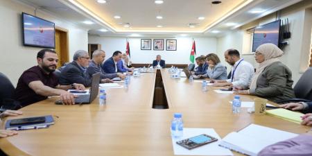 وزير الطاقة يشدد على ضرورة تطوير البنى التحتية وتحسين الفرص الاستثمارية للقطاع - تكنو بلس